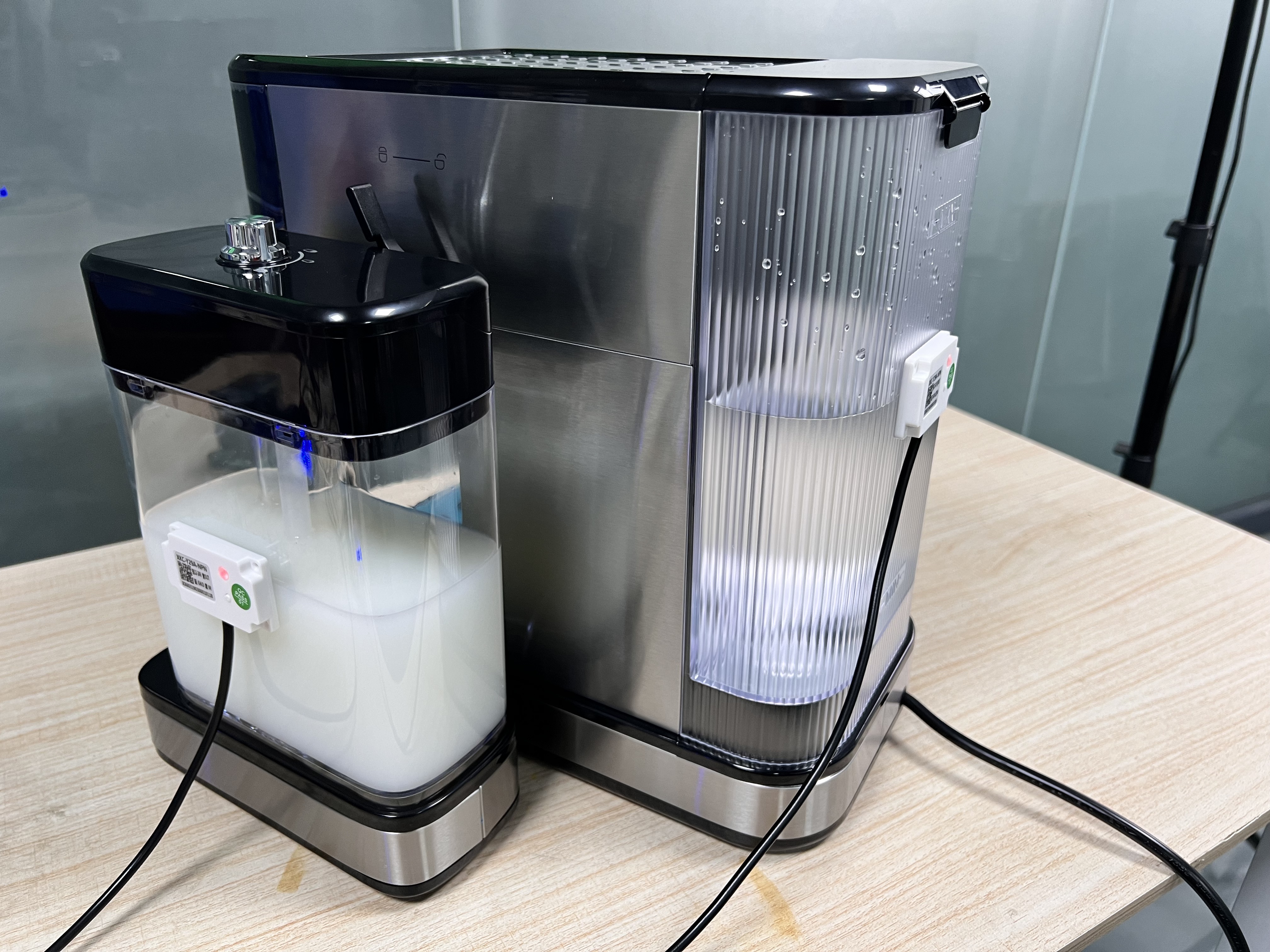 Unzuverl&auml;ssige Wasserstandswarnungen f&uuml;r Kaffeemaschinen exportieren? Ber&uuml;hrungsloser kapazitiver F&uuml;llstandsensor, stabiles Signal